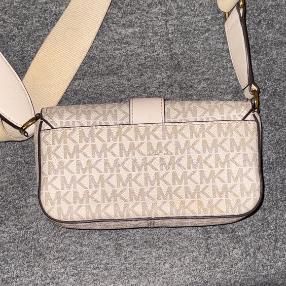 Greenwich Extra-Small Logo Sling Adjustable Crossbody - Picture 4 of 13